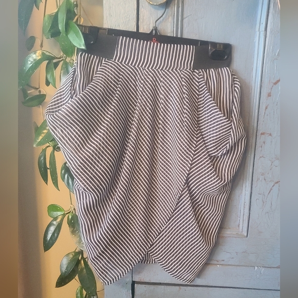 Oxford circus Skirt size Small with pockets - Picture 2 of 6